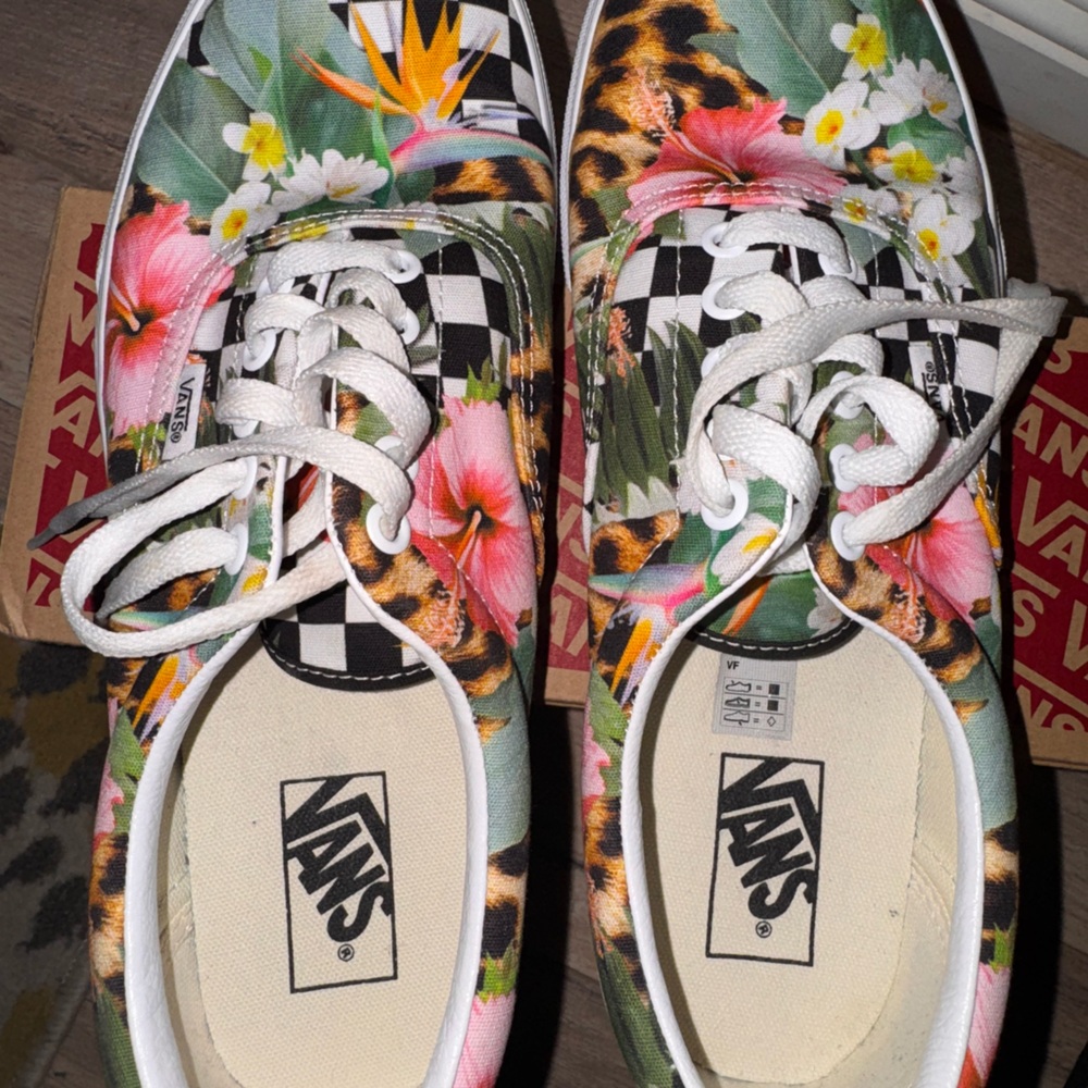 Vans Era sneakers worn 1x